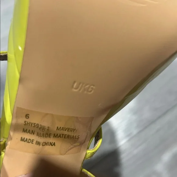 Neon Yellow Strappy Sandals Women’s Size 6 - Picture 5 of 7